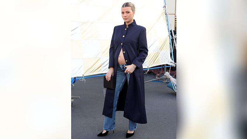 Sofia Richie Grainge zeigt ihren Babybauch erstmals bei einem Event. Sofia Richie Grainge zeigt ihren Babybauch erstmals bei einem Event.