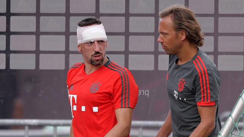 Verletzte sich im Trainingslager am Tegernsee: Franck Ribéry (li.).