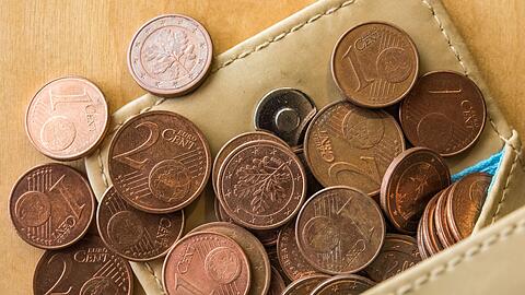 Teuer in der Herstellung, oft verschwunden in Sparschweinen und Sammelb&uuml;chsen: &Uuml;ber eine Abschaffung von Ein- und Zwei-Cent-M&uuml;nzen wird immer wieder diskutiert. (Symbolbild)