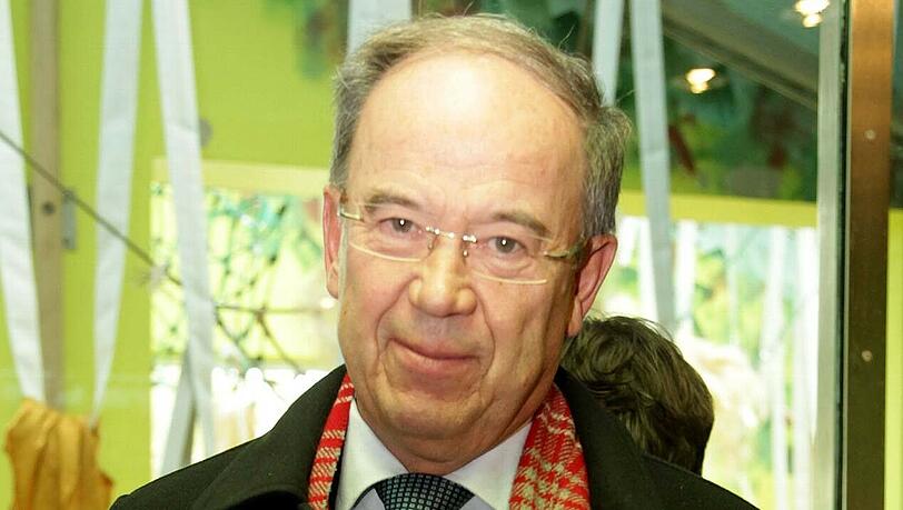 Im Januar wird Harald Strötgen (Foto) von Ralf Fleischer als Chef der Stadtsparkasse abgelöst. Zuvor brachte er noch eine großzügige Spende auf den Weg. Im Januar wird Harald Strötgen (Foto) von Ralf Fleischer als Chef der Stadtsparkasse abgelöst. Zuvor brachte er noch eine großzügige Spende auf den Weg.