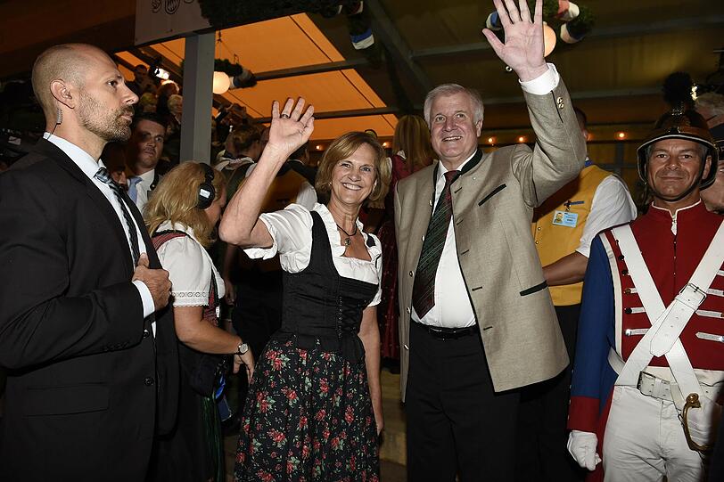 Horst Seehofeer und Frau Karin im Schottenhamel Zelt