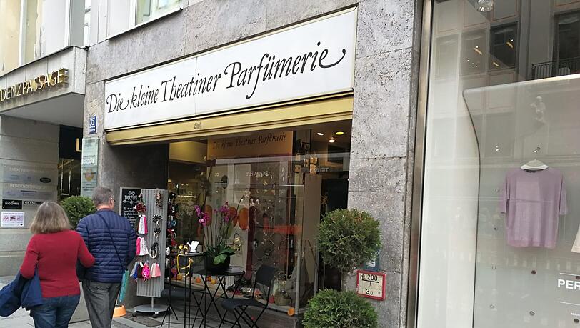 Von außen ist von dem Einbruch nichts zu sehen. Von außen ist von dem Einbruch nichts zu sehen.