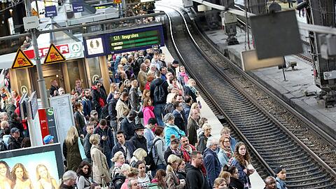 Dieses Szenario droht vorerst nicht mehr: GDL und Bahn haben ihren Tarifkonflikt beigelegt.