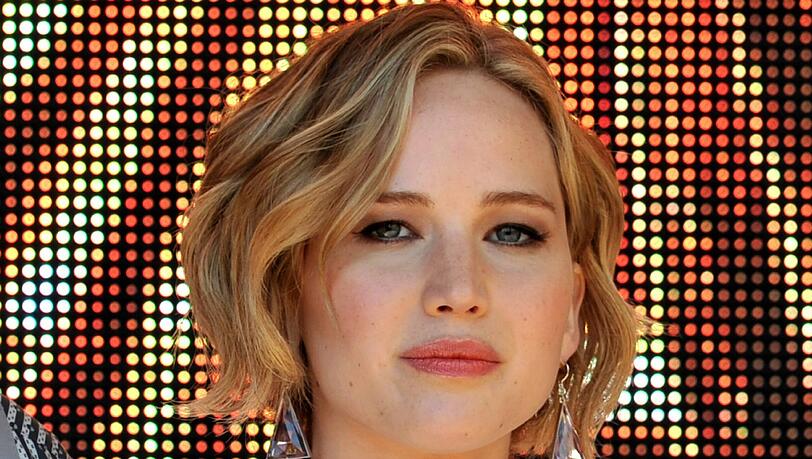 Jennifer Lawrence will die Hacker, die Nacktbilder von ihr ins Internet stellten, zur Rechenschaft ziehen. Jennifer Lawrence will die Hacker, die Nacktbilder von ihr ins Internet stellten, zur Rechenschaft ziehen.