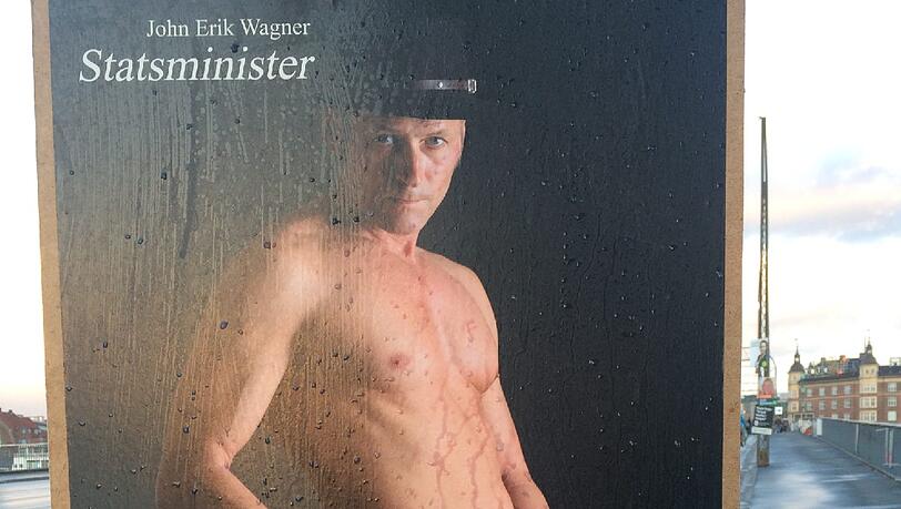 Da hängt doch was! Mit diesem Plakat wirbt John Erik Wagner in Kopenhagen um Wählerstimmen. Da hängt doch was! Mit diesem Plakat wirbt John Erik Wagner in Kopenhagen um Wählerstimmen.