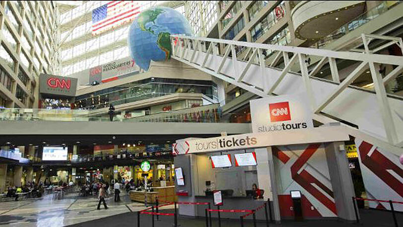 4.) Die längste freistehende Rolltreppe der Welt steht in Atlanta im US-Bundesstaat Georgia. Im Innenhof des Hauptquartiers des TV-Senders CNN führt sie über 62 Meter acht Stockwerke hoch. Wer mit ihr fahren will, muss allerdings eine Tour durch das CNN-Gebäude buchen.