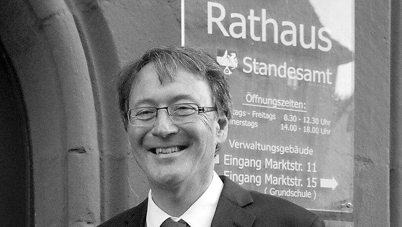 Der SPD-Kandidat Werner Esser († 57) starb am Wahlabend. Der SPD-Kandidat Werner Esser († 57) starb am Wahlabend.