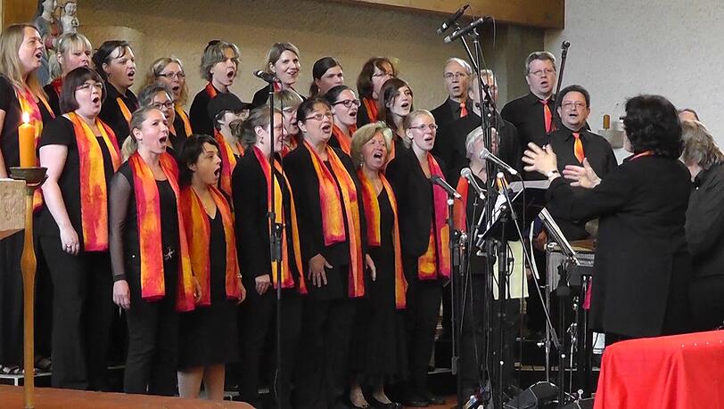 Seit über zehn Jahren gibt es den Helena Gospel Spirit Chor. Seit über zehn Jahren gibt es den Helena Gospel Spirit Chor.