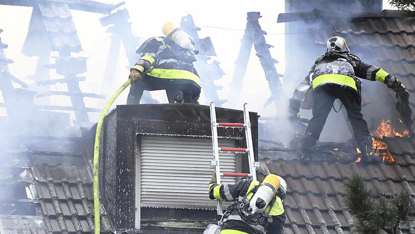 Die Bilder vom Feuerwehreinsatz in Berg am Laim.