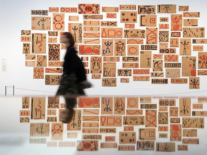 Blick in die Ausstellung "A. R. Penck "Ich aber komme aus Dresden (check it out man, check it out)"".