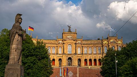 Antrag beim Bayerischen Landtag: Am Mittwoch will der Förderverein die Unterschriften überreichen. (Symbolbild)