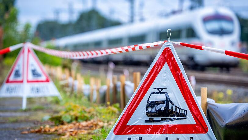 Die Bahnstrecke zwischen Nürnberg und Bamberg wurde gesperrt. (Symbolbild) Die Bahnstrecke zwischen Nürnberg und Bamberg wurde gesperrt. (Symbolbild)
