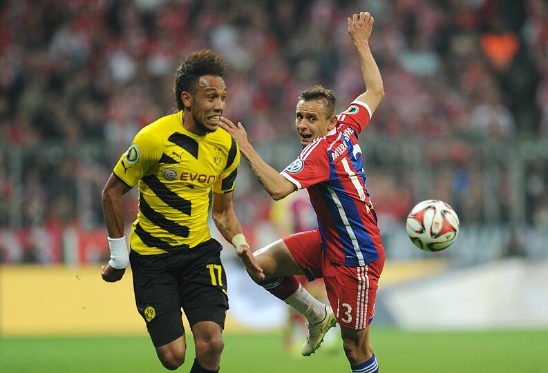 RAFINHA - NOTE 3 - Linker Part in Peps Dreier-Verteidigung. Dort gegen Dortmund Usain-Bolt-Verschnitt Aubameyang gefordert. Lange gut, unsicher in der Schlussphase.