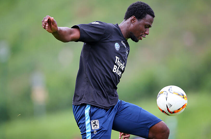Training mit dem Ball: Francisco de Lima Rodnei.