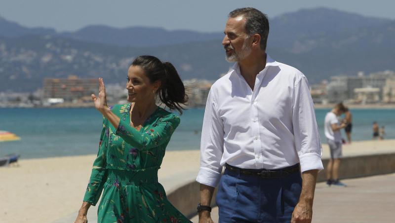 Um den Tourismus zu fördern, war das spanische Königspaar schon Ende Juni auf Mallorca gewesen. Um den Tourismus zu fördern, war das spanische Königspaar schon Ende Juni auf Mallorca gewesen.