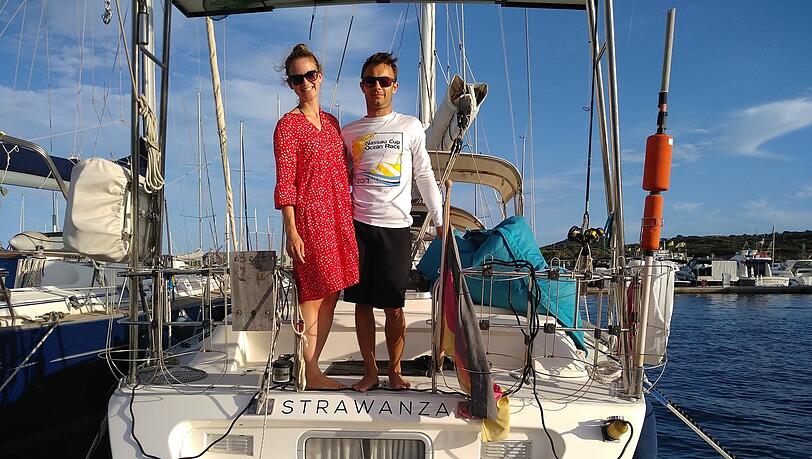 Alina und Thilo Thum in Sardinien. Der Anlasser war kaputt. Zweiwöchiger Zwangsaufenthalt.