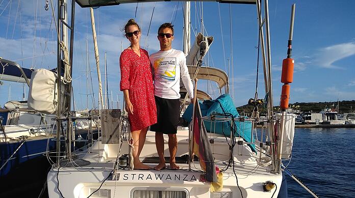 Alina und Thilo Thum in Sardinien. Der Anlasser war kaputt. Zweiwöchiger Zwangsaufenthalt.