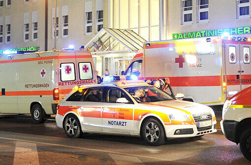 Was geschah am Samstagabend auf einer Teenie-Party in Poing? Mehrere Zusammenbrüche von Jugendlichen geben der Polizei Rätsel auf.