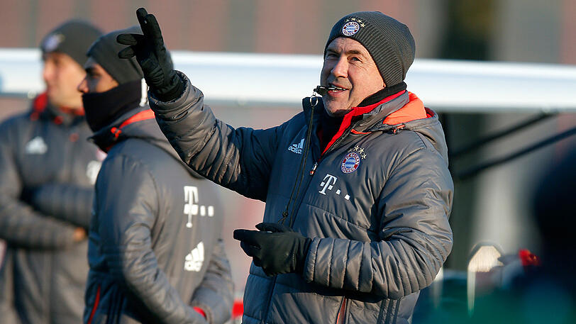Momentaufnahme aus dem Training: Während der Spiele des FC Bayern erlebt man dieser Tage durchaus auch einen anderen - unzufriedenen - Carlo Ancelotti.