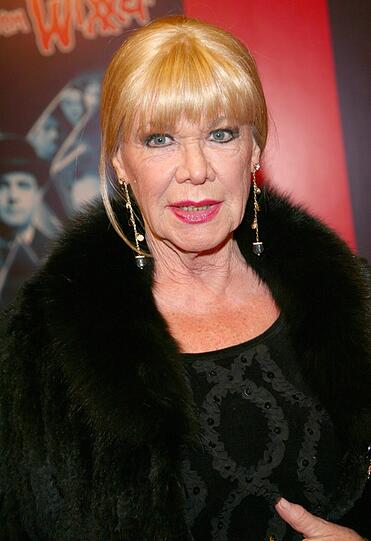 Ingrid van Bergen erschoss 1977 ihren 33-jährigen Geliebten in einer Villa am Starnberger See. Wegen Totschlags wurde sie zu sieben Jahren Freiheitsstrafe verurteilt, kam aber 1981 wieder frei.