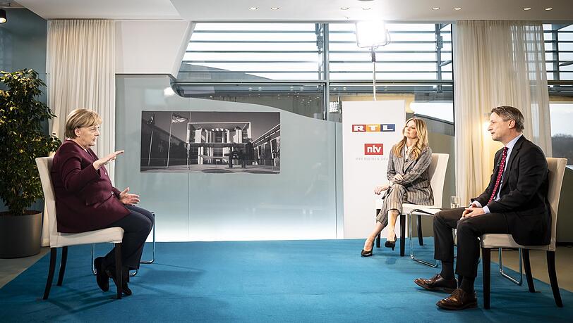 "Exclusiv"-Moderatorin Frauke Ludowig (57, M.): Im RTL-Kanzlerinnen-Interview war sie die Frau für die emotionalen Fragen.