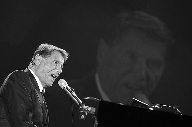 21.12 Udo Jürgen (80) Drei Tage vor Weihnachten starb der Sänger und Entertainer Udo Jürgens an Herzversagen.