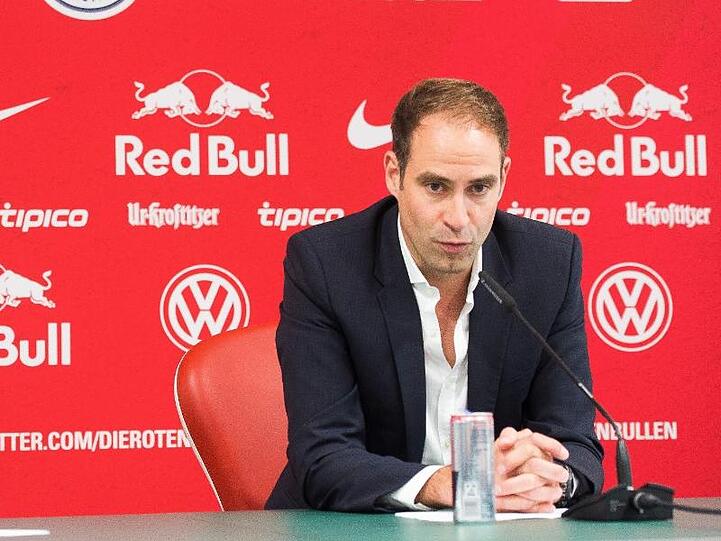 RB Leipzigs Vorstandschef Oliver Mintzlaff verwahrt sich gegen den Verdacht einer "Stallorder" beim Spiel gegen Salzburg.