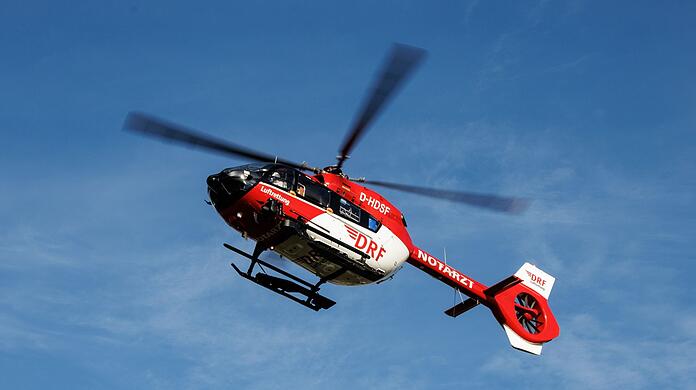 Der Unfallverursacher musste mit einem Hubschrauber in eine Münchner Klinik gebracht werden,.  (Symbolbild)