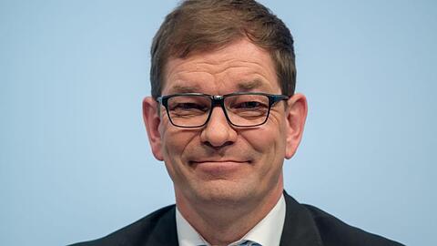 Markus Duesmann bei einer Pressekonferenz. Foto: Peter Kneffel/dpa/Archivbild