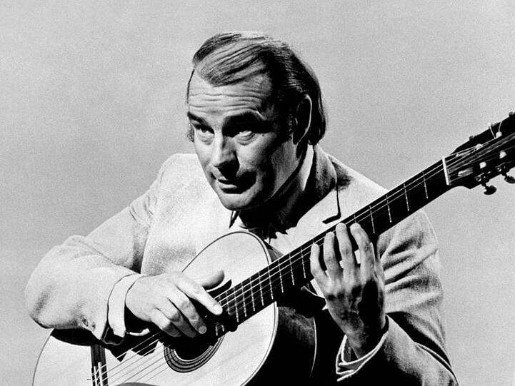 Julian Bream galt als Wunderkind an der Gitarre und Laute.