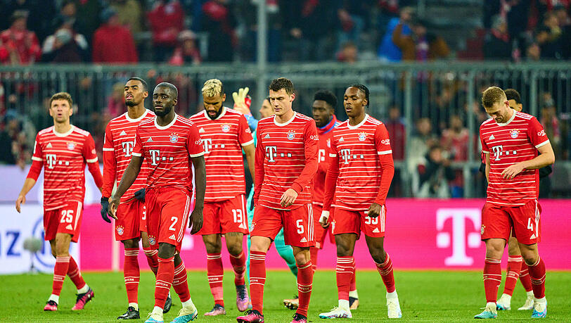 Ernüchtert: Die Bayern nach dem 1:1 gegen den 1. FC Köln. Ernüchtert: Die Bayern nach dem 1:1 gegen den 1. FC Köln.