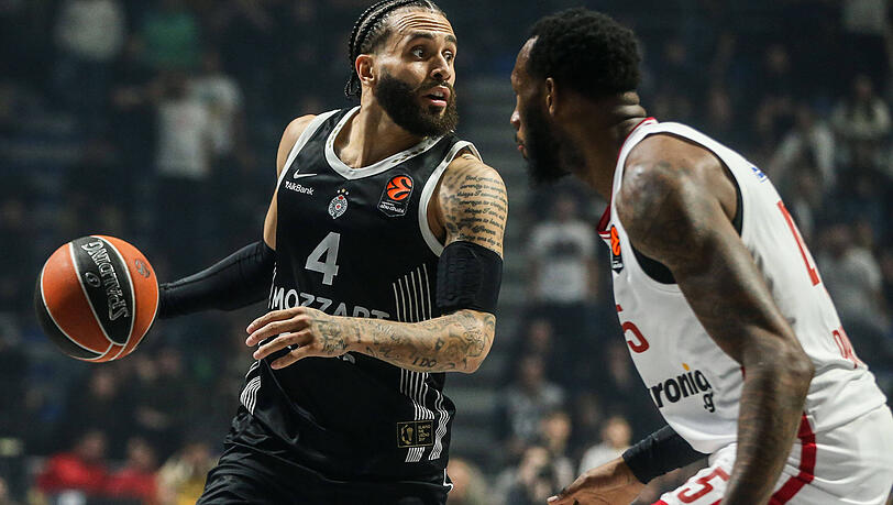 Ein Guard im Trikot von Partizan Belgrad setzt zum Spielaufbau an &ndash; seine Qualit&auml;ten als Scorer und Spielmacher sollen k&uuml;nftig den Backcourt des FC Bayern Basketball beleben.