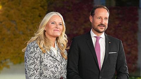 Mette-Marit zieht am Mittwoch mit ihrem Ehemann Haakon gleich: Beide sind nun 53 Jahre alt.
