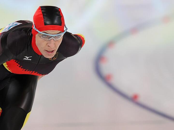 Anni Friesinger-Postma wirft den Blick nach vorn.