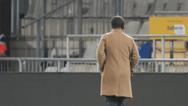 Hertha-Trainer Bruno Labbadia sucht nach Erklärungen für die Leistung seiner Spieler. Hertha-Trainer Bruno Labbadia sucht nach Erklärungen für die Leistung seiner Spieler.