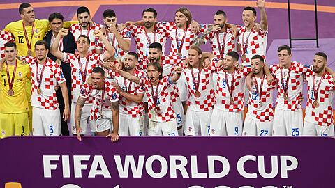 Kroatiens Fußballer feiern die dritte WM-Medaille seit 1998.