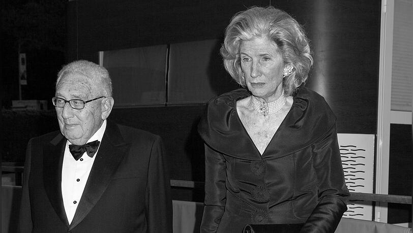 Nancy Kissinger und ihr Ehemann Henry bei einem Event im Jahr 2009 in New York. Nancy Kissinger und ihr Ehemann Henry bei einem Event im Jahr 2009 in New York.