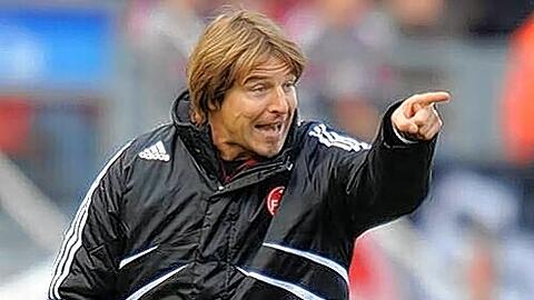 Die Ansprüche sind unterschiedlich, die Ansätze erstaunlich ähnlich: Club-Trainer Michael Oenning und Dortmunds Fußball-Lehrer Jürgen Klopp bevorzugen eine offensive Spielweise und setzen dabei verstärkt auf Talente.