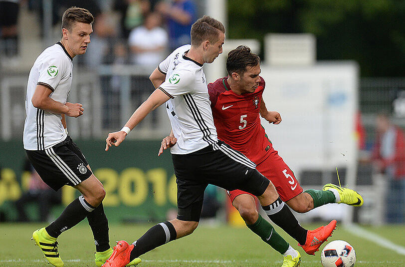 Die U19 verpasst den Einzug ins Halbfinale nach einer Niederlage gegen Portugal.