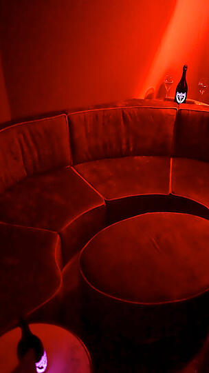 Madam Stripclub: In Anlehnung an die weiblichen Formen ist hier fast alles rund.