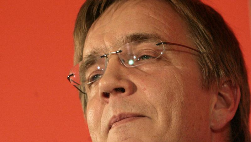 Der Linkspolitiker Dietmar Bartsch findet für die Maßnahmen der Regierung keine lobenden Worte. Der Linkspolitiker Dietmar Bartsch findet für die Maßnahmen der Regierung keine lobenden Worte.