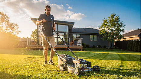 Naturrasen geh&ouml;rt zu den klassischsten Elementen in der Gartengestaltung. Vor dem Hintergrund steigender Kosten bleibt er jedoch nicht alternativlos.