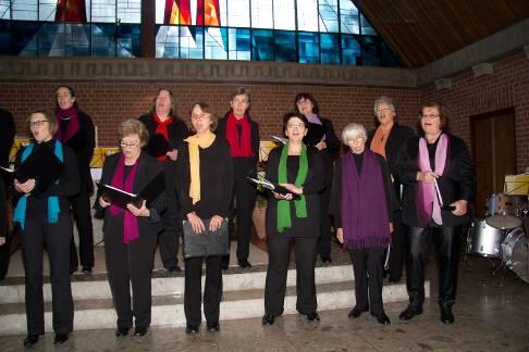 ... und das sind die Sängerinnen, die im Alt singen