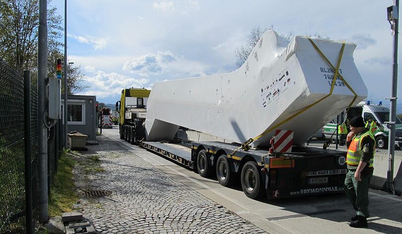 21 Großraum- und Schwertransporte zogen die Kontrolleure am Mittwoch aus dem Verkehr.