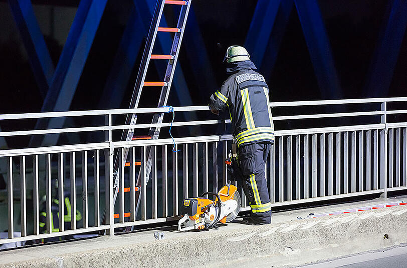 Schwere Havarie auf dem Main-Donau-Kanal bei Erlangen. Die Bilder.