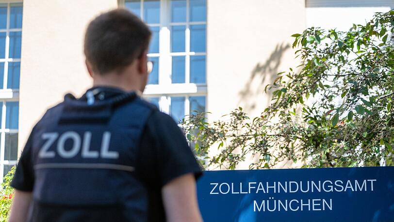 Zoll-Ermittler gingen in einer konzertierten Aktion gegen die mutmaßliche Schmugglerbande vor. (Symbolbild) Zoll-Ermittler gingen in einer konzertierten Aktion gegen die mutmaßliche Schmugglerbande vor. (Symbolbild)