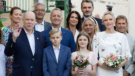 Die F&uuml;rstenfamilie von Monaco beim "U Cavagn&euml;tu".