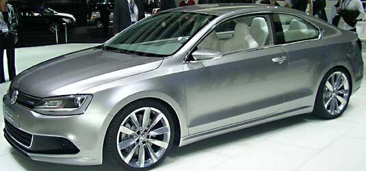 Schick und sparsam: die VW-Hybrid-Studie New Compact Car (NCC).