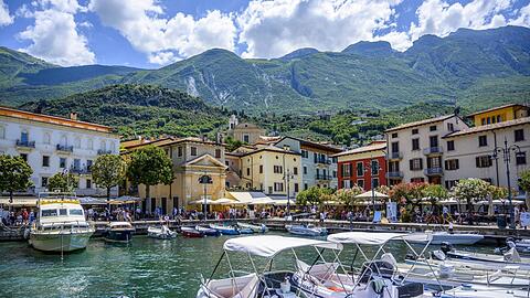 Malcesine am Gardasee ist ein beliebtes Ziel für viele Bayern.