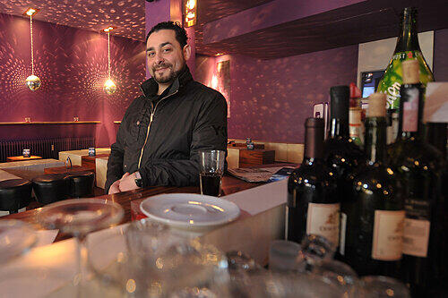 Muss sein &bdquo;Baby&ldquo; am Weinmarkt schließen: Bar77-Wirt Alberto Ramirez. Das Ordnungsamt verlängerte nach Anwohnerbeschwerden die Sperrzeit.